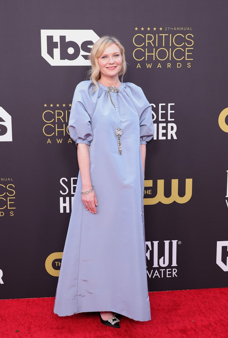 Kirsten Dunst wearing a pale lavender dress at the Critics Choice Awards 2022