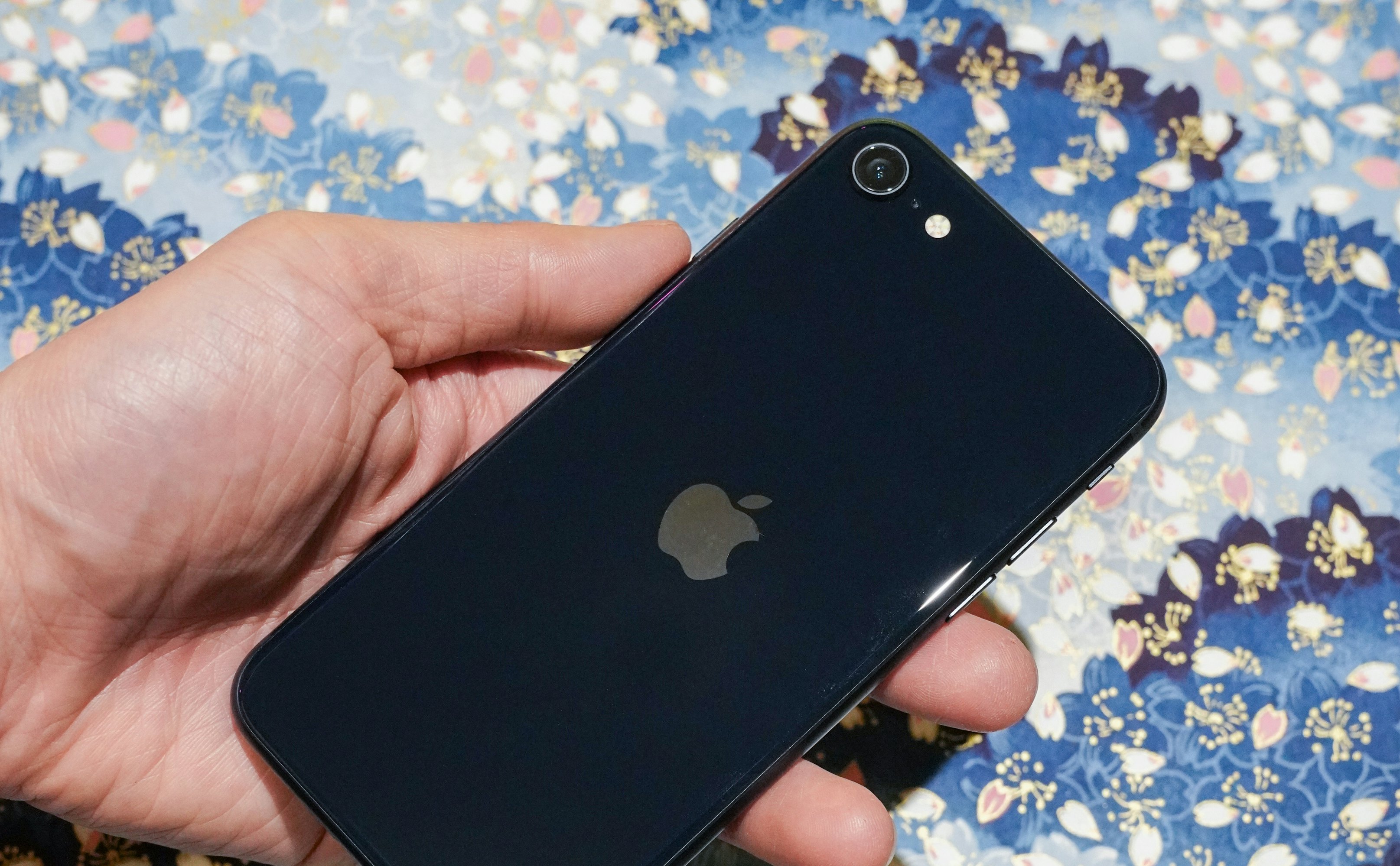 iPhone SE 3 review: Half iPhone 8, half iPhone 13