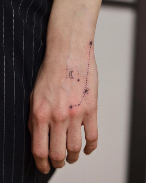 17 super chic Aries tattoo ideas.