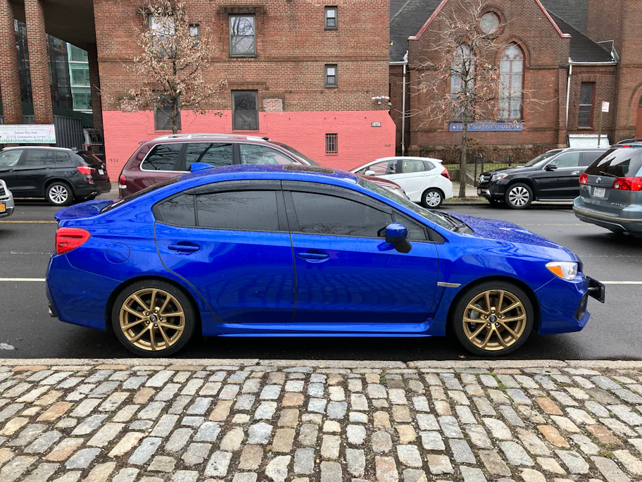 https://imgix.bustle.com/uploads/image/2022/3/14/8325a55d-835d-4c72-a003-6c7edcfb6185-car-iphonese.HEIC?w=912&fit=crop&crop=faces&auto=format%2Ccompress