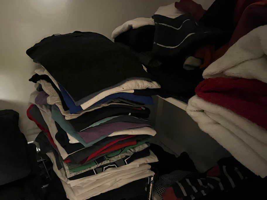 https://imgix.bustle.com/uploads/image/2022/3/14/a6969f96-3ce5-4655-8306-5660221362d9-clothes-mini-deepfusion.HEIC?w=912&fit=crop&crop=faces&auto=format%2Ccompress