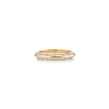 18k gold knife edge ring with carre cut diamonds around both sides