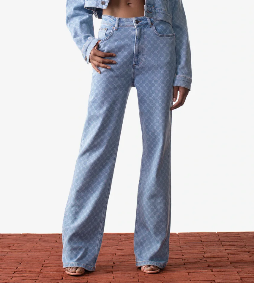 Spring 2022 Denim Trends Are All About Baggy, Cargo, \u0026 Low-Rise Jeans