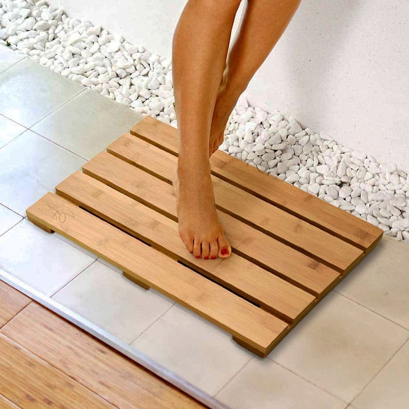 Signature Living Bamboo Bath Mat