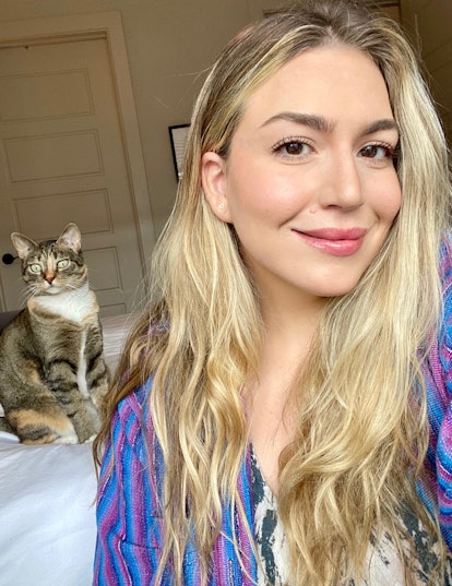 Amanda Ross beauty writer brows selfie