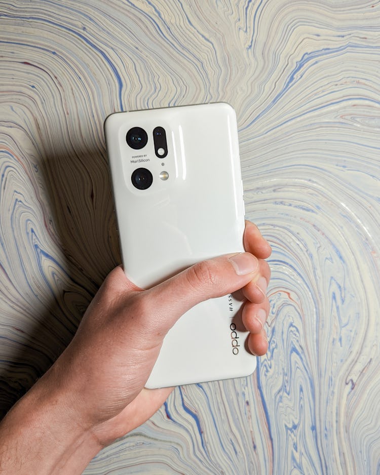 The back of the Find X5 Pro