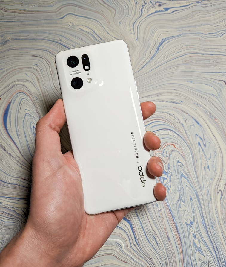 The Oppo Find X5 Pro in white