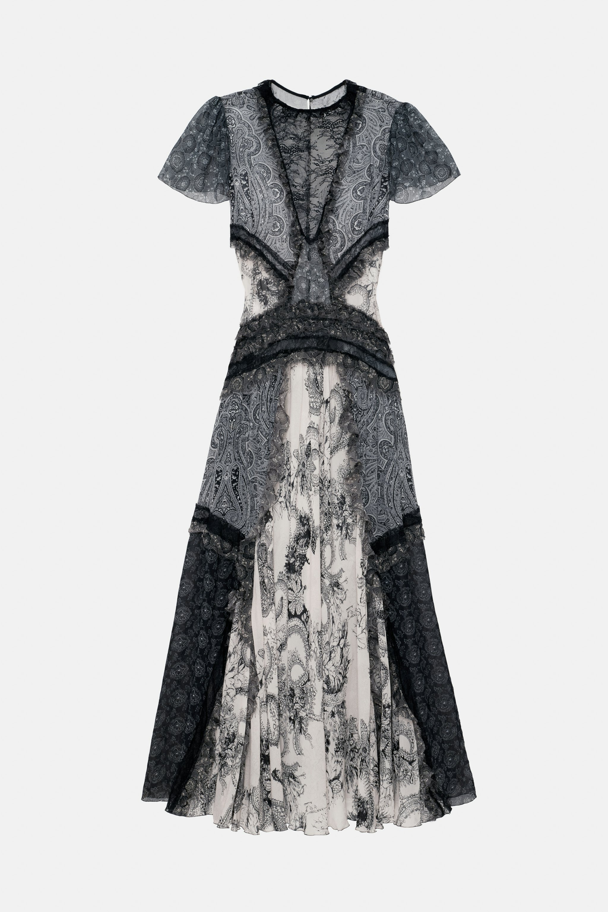 Así es la nueva 'Studio Collection' de Zara: romántica, gótica, femenina y  exclusiva