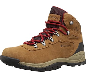 Columbia Women's Newton Ridge Plus Hiking Boots