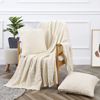 Aormenzy Knitted Throw Blanket 