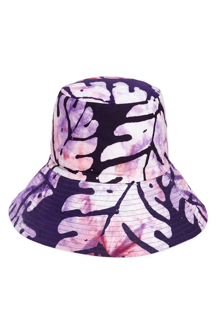spring 2022 color trends purple leaf print tie dye bucket hat