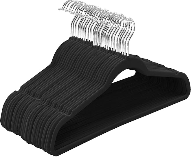 Velvet, non-slip hangers in a pack of 50.