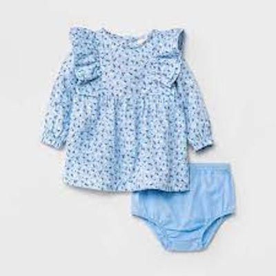 Pastel blue and tiny daisies just scream spring on this outfit set.