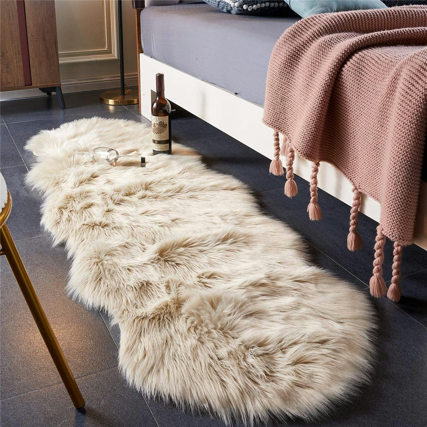EasyJoy Fluffy Faux Fur Rug