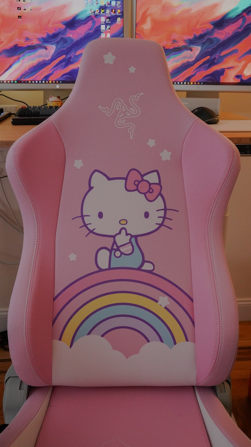 Razer Hello Kitty Iskur X gaming chair review