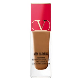 Very Valentino 24 Hour Wear Liquid Foundation 