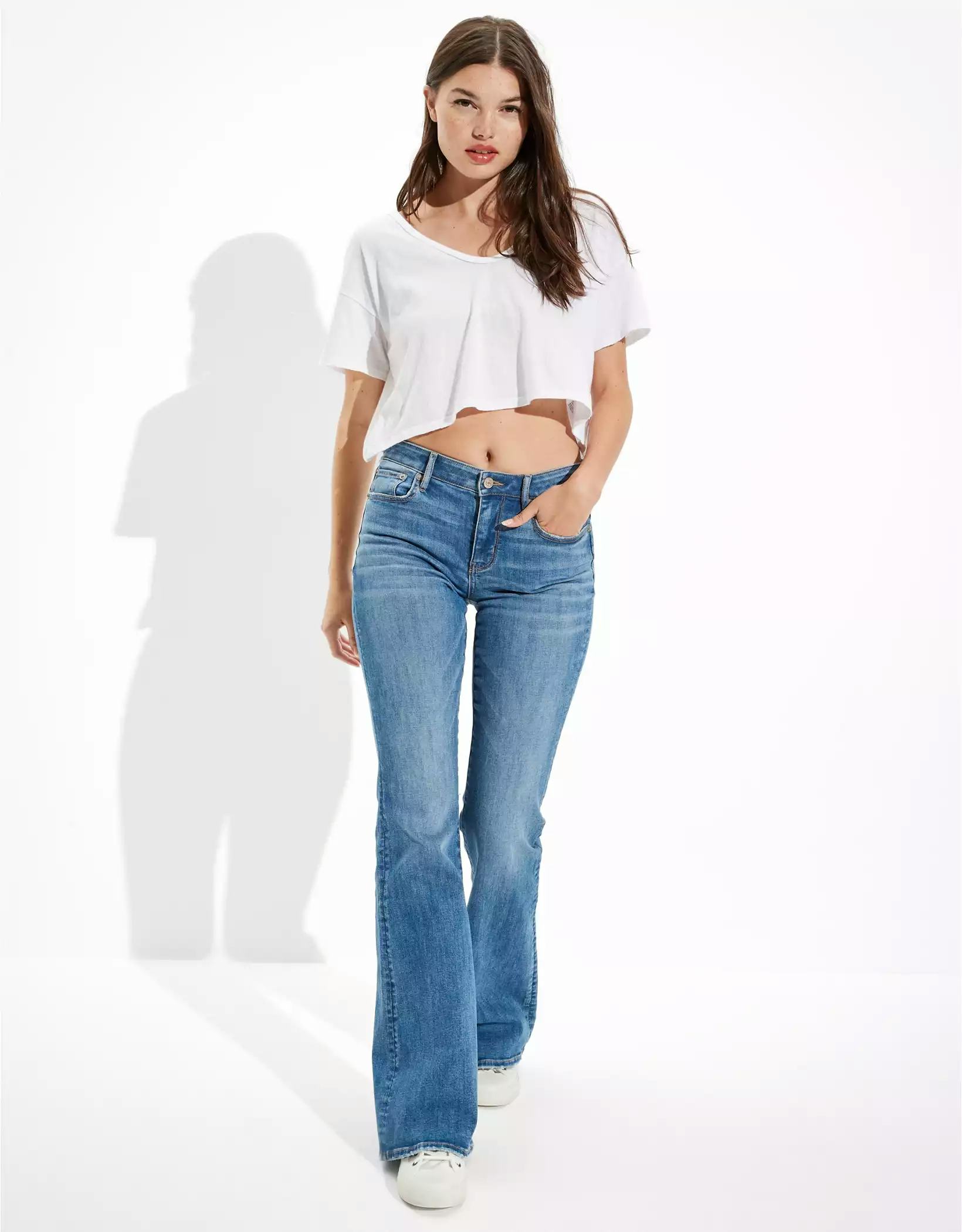 Spring 2022 Denim Trends Are All About Baggy, Cargo, & LowRise Jeans