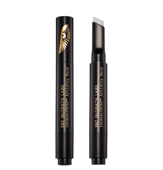 This Artistry Wand highlights shimmer and color and is a crucial part of Zoe Kravitz's Catwoman make...