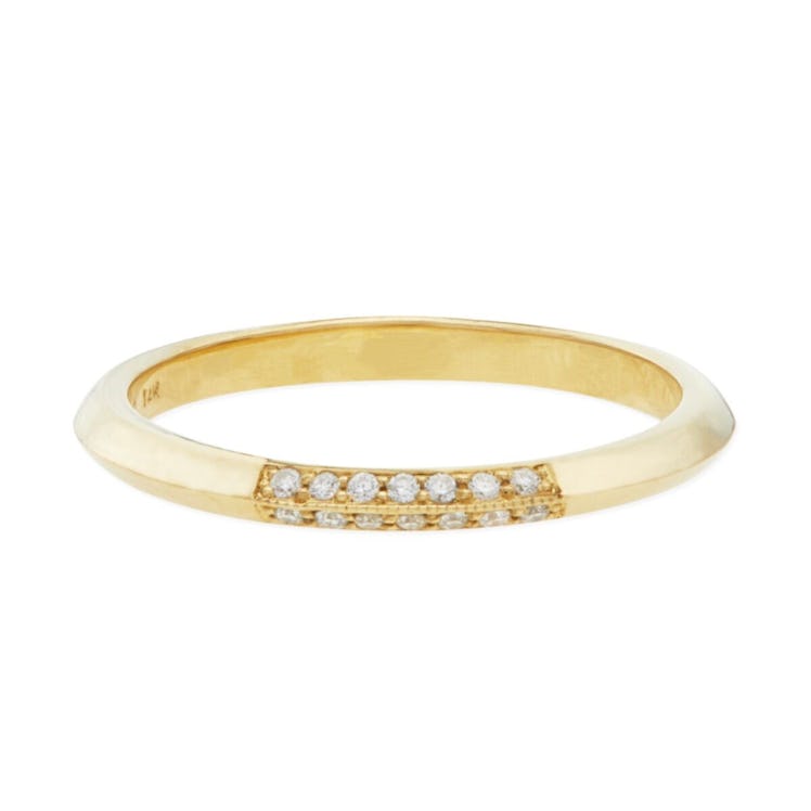 knife edge ring in yellow gold with semi pave diamonds