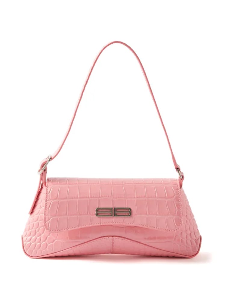 2022 handbag trends pink croc-embossed shoulder bag 