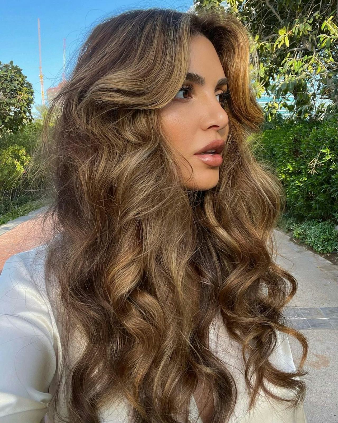 Balayage Highlights On Curly Hair Is The Quintessential Summer Look
