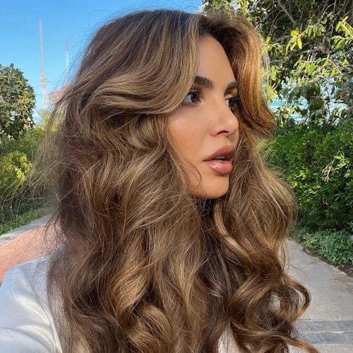 The blogger shares a selfie showcasing her long locks