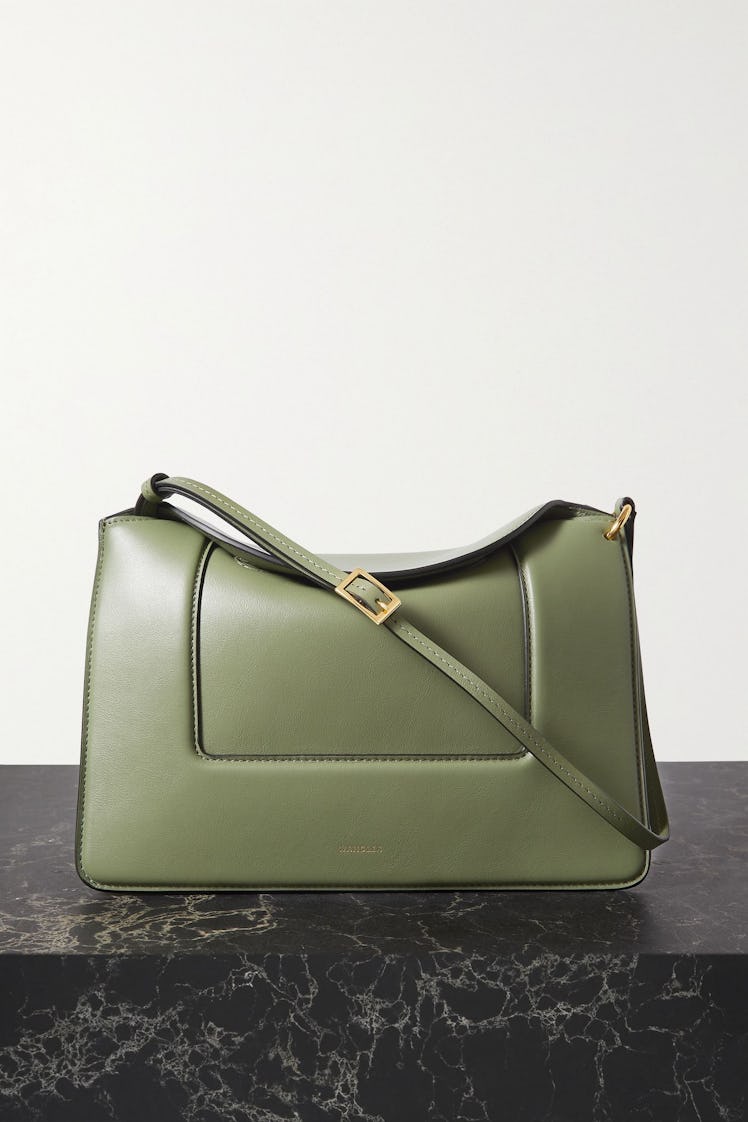 2022 handbag trends green leather shoulder bag