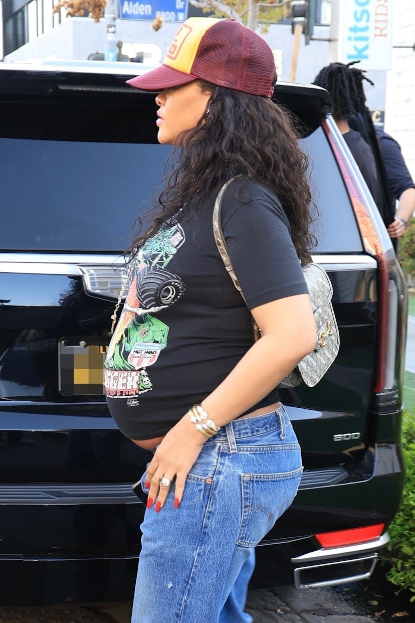 Rihanna wearing a diamond ring on her ring finger