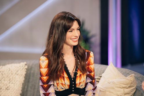 Anne Hathaway appeared as a guest on 'The Kelly Clarkson Show' and beat the host at her own game.