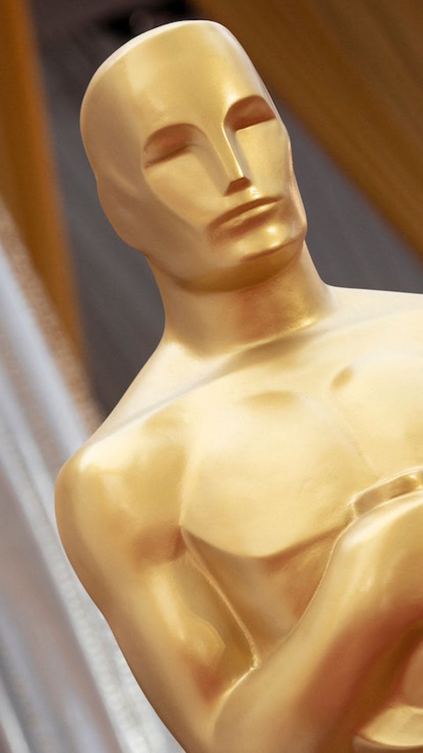 The red carpet was practically empty while the stars were watching the untelevised Oscar awards