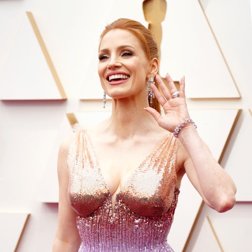 Jessica Chastain attends the 2022 Oscars in Gucci.