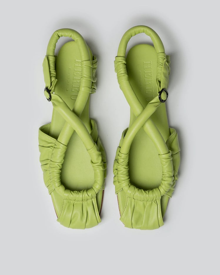 maxi trend 2022 green leather sandals