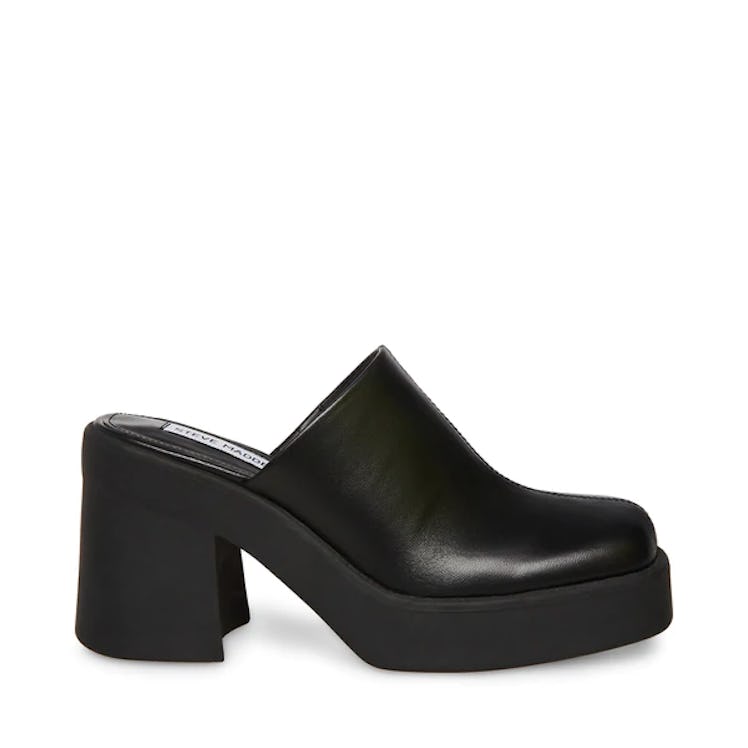 maxi trend 2022 black leather heeled clogs