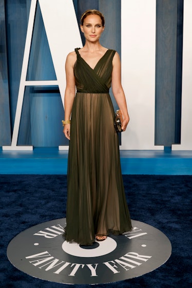Natalie Portman attends the 2022 Vanity Fair Oscar Party