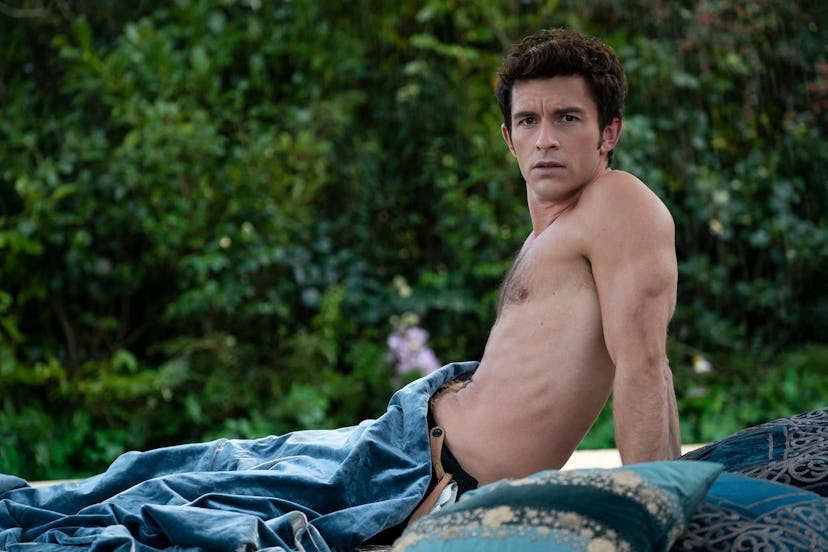 Jonathan Bailey in 'Bridgerton.'