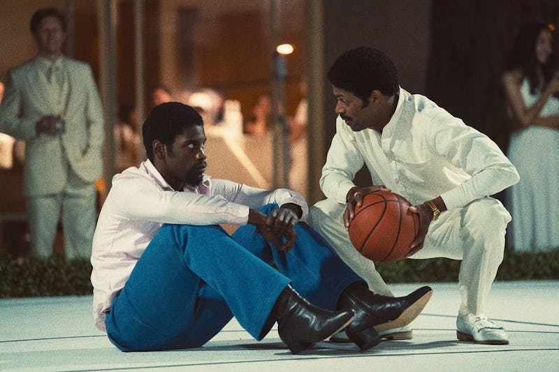 DeVaughn Nixon as Norm Nixon and Quincy Isaiah as Magic Johnson playing basketball in 'Winning Time'