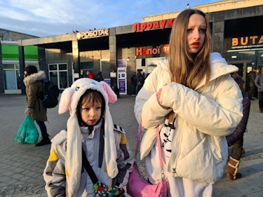 Tymur and Maria, evacuation from Kyiv to Lviv, Lviv train station.