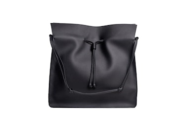 This black shopper bag from von Holzhausen is minimalist and sustainably made.