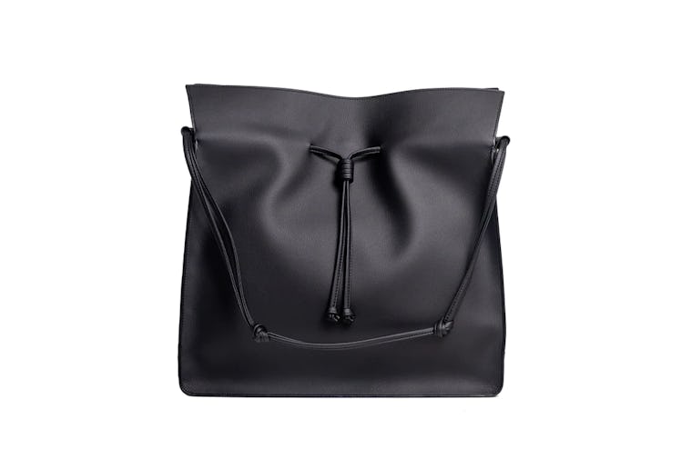 This black shopper bag from von Holzhausen is minimalist and sustainably made.