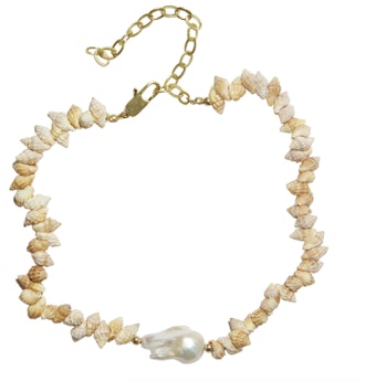 Serendipitous Project shell necklace april outfti