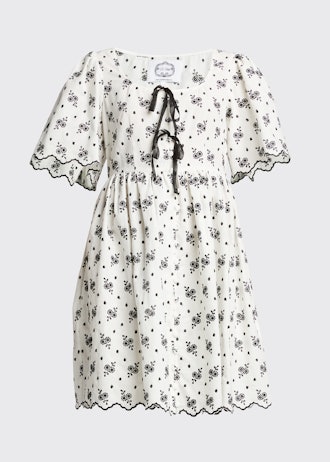 Evi Grintela floral dress april outfit