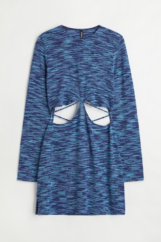 This blue cutout dress from H&M will help you master the 2022 sexy fashion trend.