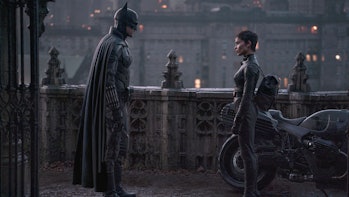 Batman (Robert Pattinson) and Catwoman (Zoë Kravitz) in Matt Reeves’ The Batman.