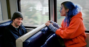 Clementine speaks with Joel on the train