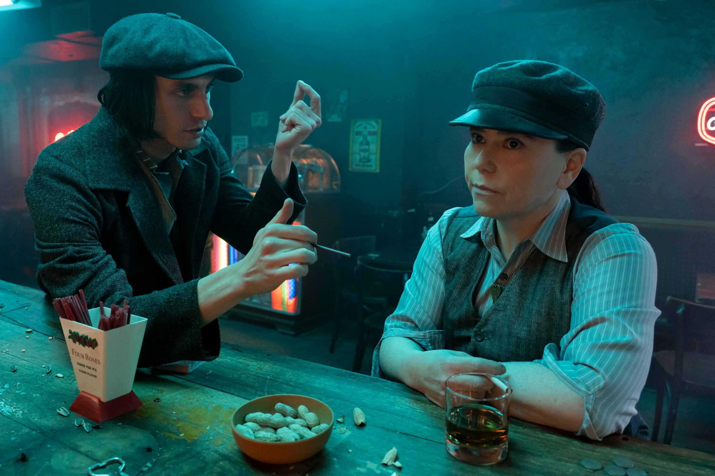 Gideon Glick plays a magician in 'Marvelous Mrs. Maisel' Season 4.