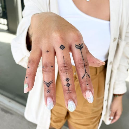 everything to know about getting a finger tattoo