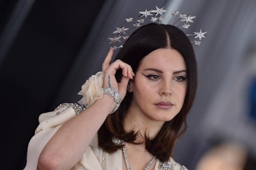 Lana Del Rey wearing winged eyeliner at the 2018 Grammys