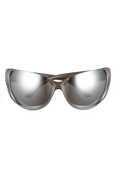 2022 sunglasses trends futuristic silver balenciaga frames with nylon lenses
