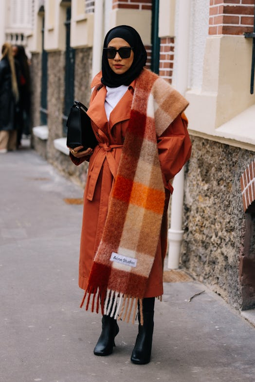 Paris Fashion Week Fall/Winter 2022 Street Style