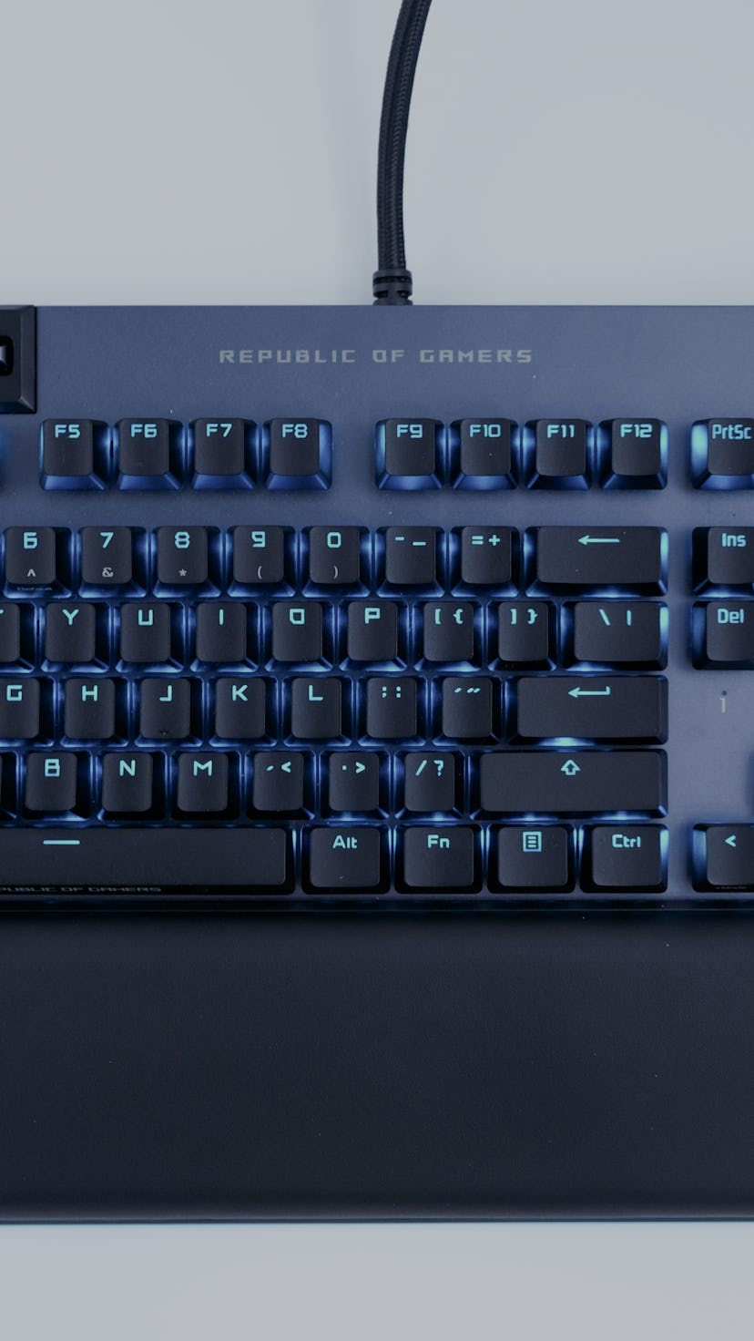 The Strix Flare II Animate finds a good use for the empty space on a full-size keyboard